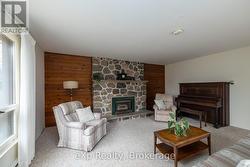 Main Floor - Sitting Room - 
