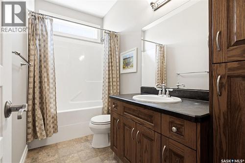 1514 Lakeridge Drive N, Regina, SK - Indoor Photo Showing Bathroom