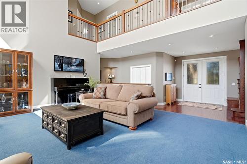 1514 Lakeridge Drive N, Regina, SK - Indoor Photo Showing Living Room