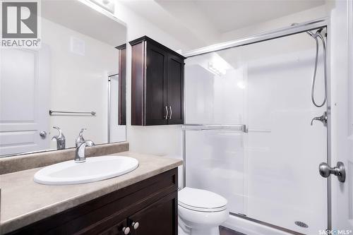 370 Cornish Road, Saskatoon, SK - Indoor Photo Showing Bathroom