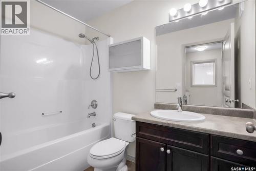 370 Cornish Road, Saskatoon, SK - Indoor Photo Showing Bathroom