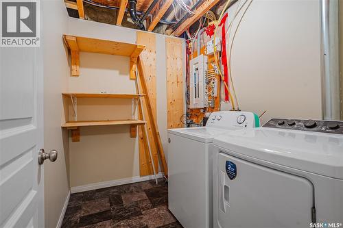 370 Cornish Road, Saskatoon, SK - Indoor Photo Showing Laundry Room