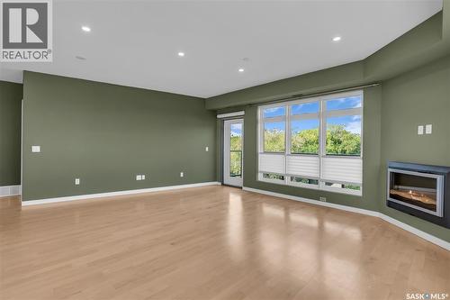 501 922 Broadway Avenue, Saskatoon, SK - Indoor With Fireplace
