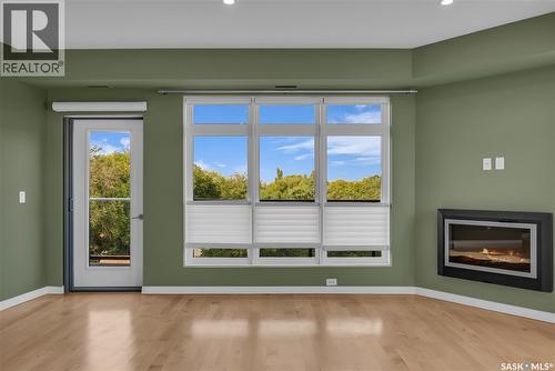 501 922 Broadway Avenue, Saskatoon, SK - Indoor With Fireplace
