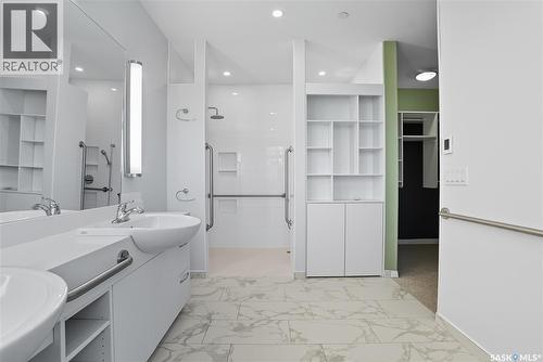 501 922 Broadway Avenue, Saskatoon, SK - Indoor Photo Showing Bathroom