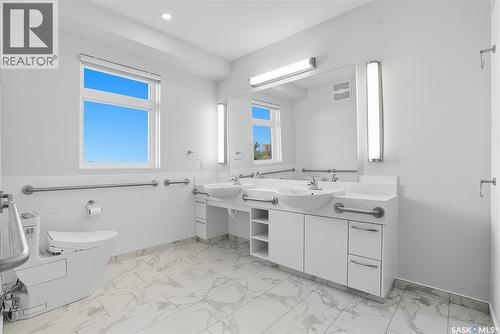 501 922 Broadway Avenue, Saskatoon, SK - Indoor Photo Showing Bathroom