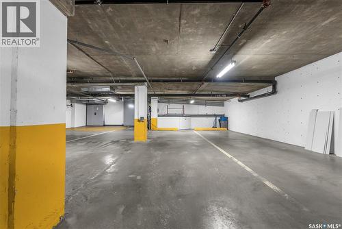 501 922 Broadway Avenue, Saskatoon, SK - Indoor Photo Showing Garage