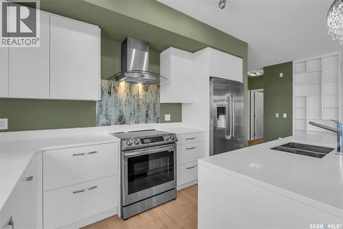 501 922 Broadway Avenue, Saskatoon, SK - Indoor Photo Showing Kitchen With Double Sink