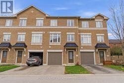 17 KEN BROMLEY LANE Clarington (Bowmanville), ON L1C 0S4