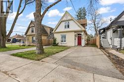 3 MARMORA STREET  London East (East L), ON N5Z 1Z4