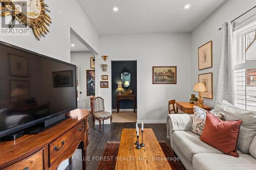 3 Marmora Street, London East (East L), ON - Indoor Photo Showing Living Room