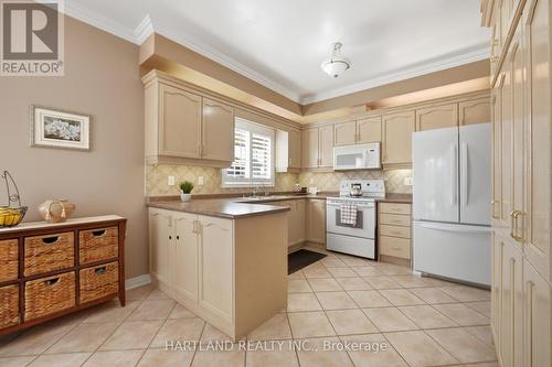 8 Westchester Crescent, Markham, ON - Indoor Photo Showing Kitchen