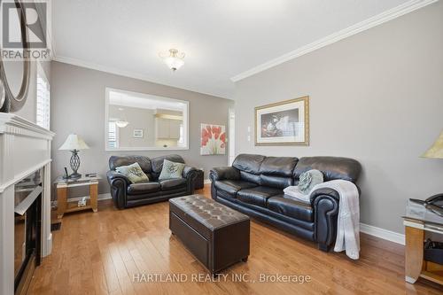 8 Westchester Crescent, Markham, ON - Indoor Photo Showing Living Room