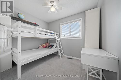 52 Moir Crescent, Barrie, ON - Indoor Photo Showing Bedroom