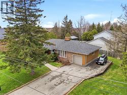 13 WESTVIEW Crescent Waterdown, ON L8B 0E4