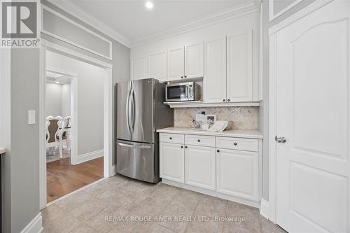 9 Elder Crescent, Whitby (Brooklin), ON - Indoor Photo Showing Kitchen