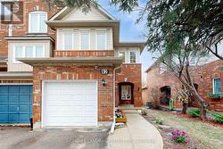 82 BAYWELL CRESCENT  Aurora, ON L4G 7N4