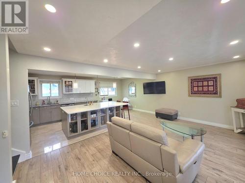 130 Champlain Crescent, Kitchener, ON - Indoor