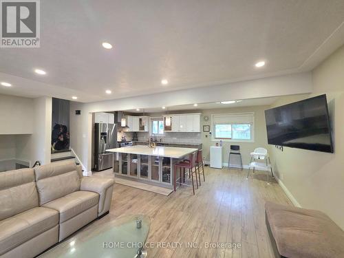 130 Champlain Crescent, Kitchener, ON - Indoor Photo Showing Living Room