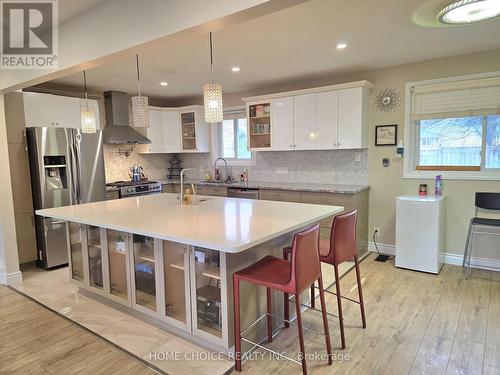 130 Champlain Crescent, Kitchener, ON - Indoor Photo Showing Kitchen