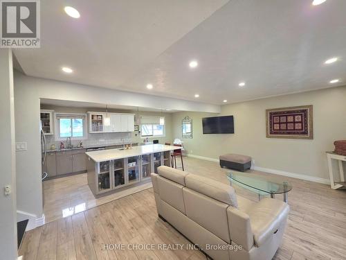 130 Champlain Crescent, Kitchener, ON - Indoor