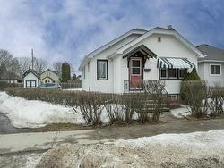 522 Syndicate Avenue N Thunder Bay, ON P7C 3X1