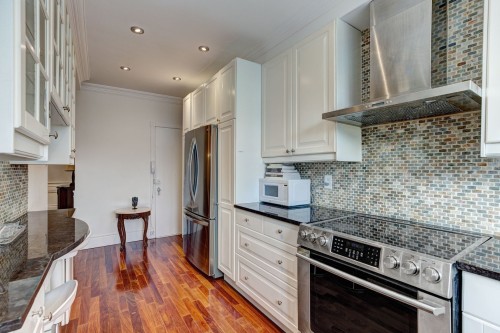 Kitchen - 207-1270 Ch. Regent, Mont-Royal, QC - Indoor Photo Showing Kitchen With Upgraded Kitchen