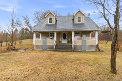 107 Ch. des Érables Val-Des-Monts, QC J8N 2T3