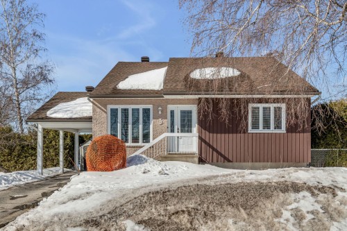 3 Rue du Petit-Bois  Québec (La Haute-Saint-Charles), QC G2A 3J9