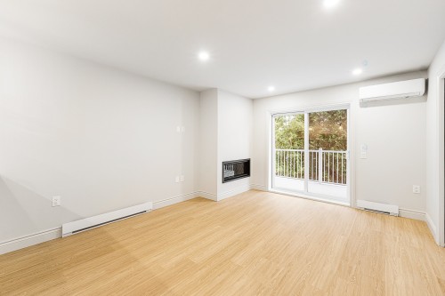 Salon - 8-977 Ch. Massawippi, North Hatley, QC - Indoor With Fireplace