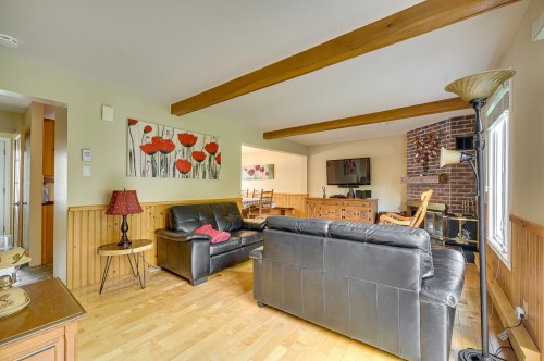 Living Room - 5 Av. Au Pied-De-La-Côte, Saint-Sauveur, QC - Indoor Photo Showing Living Room