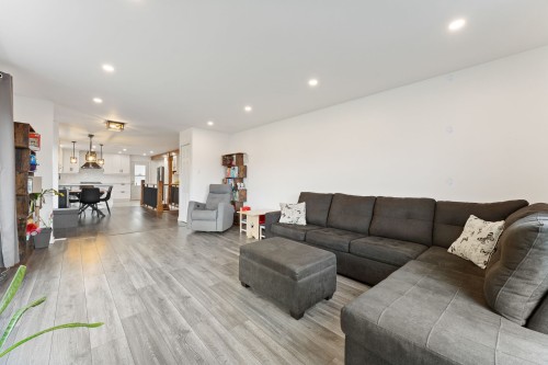 Salon - 3960 Rue Principale, Dunham, QC - Indoor Photo Showing Living Room