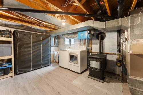 Rangement - 3960 Rue Principale, Dunham, QC - Indoor Photo Showing Laundry Room