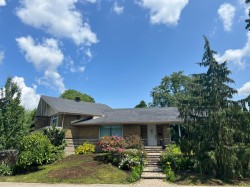 204 Av. de Sanford  Saint-Lambert, QC J4P 2X6