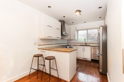 Cuisine - 204 Av. De Sanford, Saint-Lambert, QC - Indoor Photo Showing Kitchen