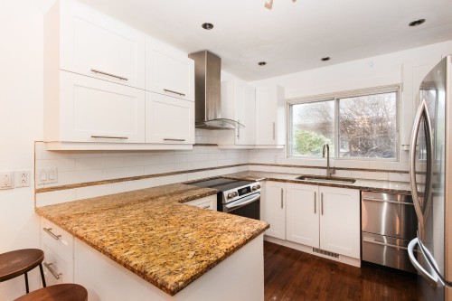 Cuisine - 204 Av. De Sanford, Saint-Lambert, QC - Indoor Photo Showing Kitchen