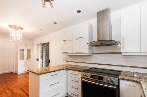 Cuisine - 204 Av. De Sanford, Saint-Lambert, QC - Indoor Photo Showing Kitchen