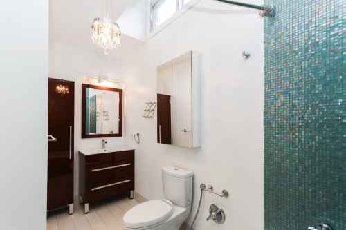 Salle de bains attenante à la CCP - 204 Av. De Sanford, Saint-Lambert, QC - Indoor Photo Showing Bathroom