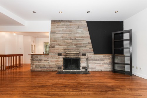 Salon - 204 Av. De Sanford, Saint-Lambert, QC - Indoor With Fireplace