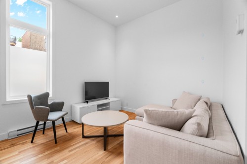 Salon - 1112 Rue De Bellechasse, Montréal (Rosemont/La Petite-Patrie), QC - Indoor