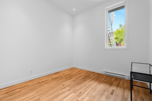 Chambre à coucher - 1112 Rue De Bellechasse, Montréal (Rosemont/La Petite-Patrie), QC - Indoor Photo Showing Other Room