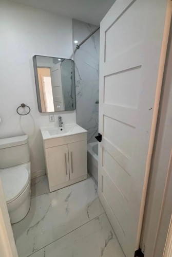 Bathroom - 4610 Boul. Grand, Montréal (Côte-Des-Neiges/Notre-Dame-De-Grâce), QC - Indoor Photo Showing Bathroom