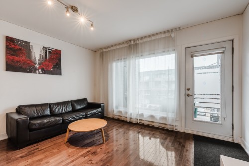 Salon - 204-5681 Rue Chambord, Montréal (Rosemont/La Petite-Patrie), QC - Indoor Photo Showing Living Room