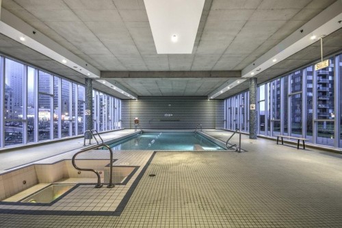 Piscine - 502-651 Rue De La Montagne, Montréal (Ville-Marie), QC - Indoor Photo Showing Other Room