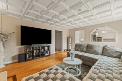 Salon - 