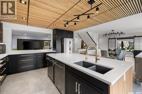 218 Rogers Road, Regina, SK - Indoor Photo Showing Kitchen With Double Sink With Upgraded Kitchen