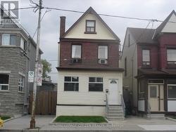796 OSSINGTON AVENUE Toronto, ON M6G 3V1