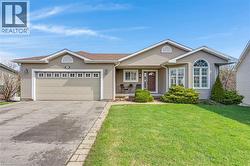 228 GLENARIFF Drive Freelton, ON L8B 1A5
