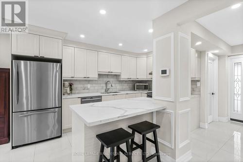 22 - 1176 Jamesway Boulevard, Oakville, ON - Indoor Photo Showing Kitchen With Upgraded Kitchen