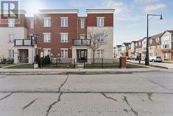 122 BAYCLIFFE CRESCENT  Brampton, ON L7A 3Y7